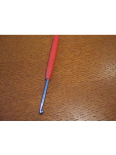 Műanyag végű fém horgoló tű