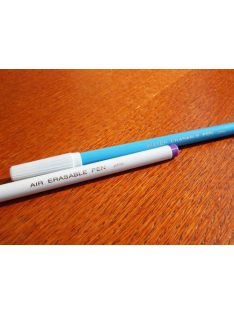 Vízre vagy levegőre illanó filc toll